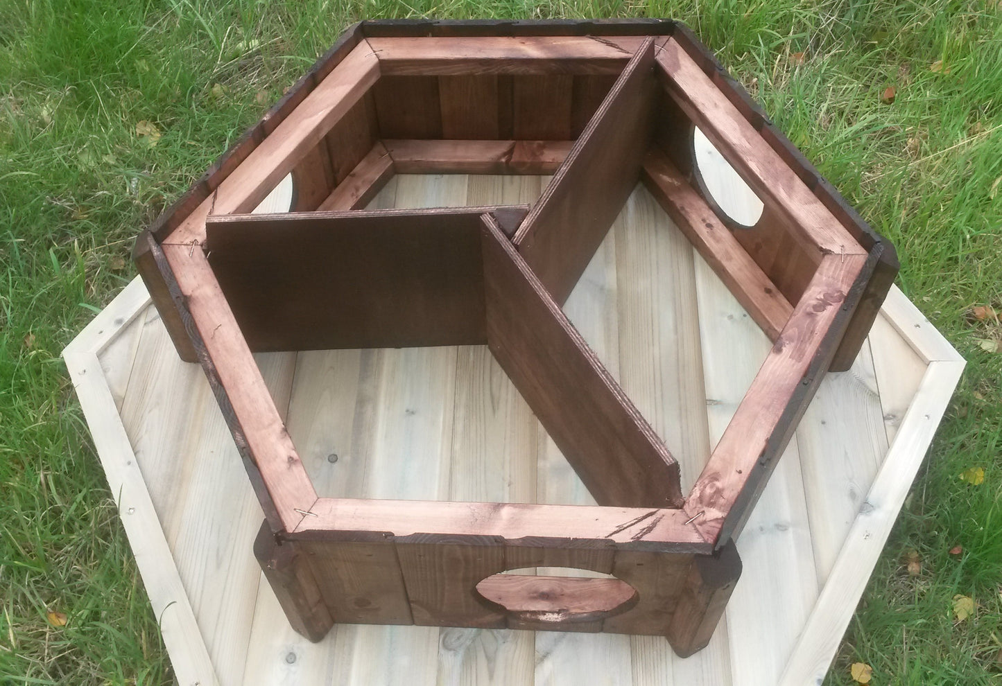 Medium Hexagonal Duck House and Float