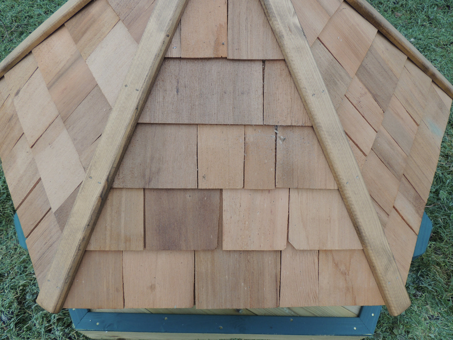 Grasmere Hexagonal Floating Duck House