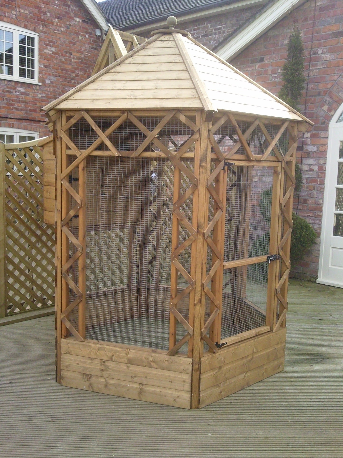 Victorian Hexagonal Cat Aviary
