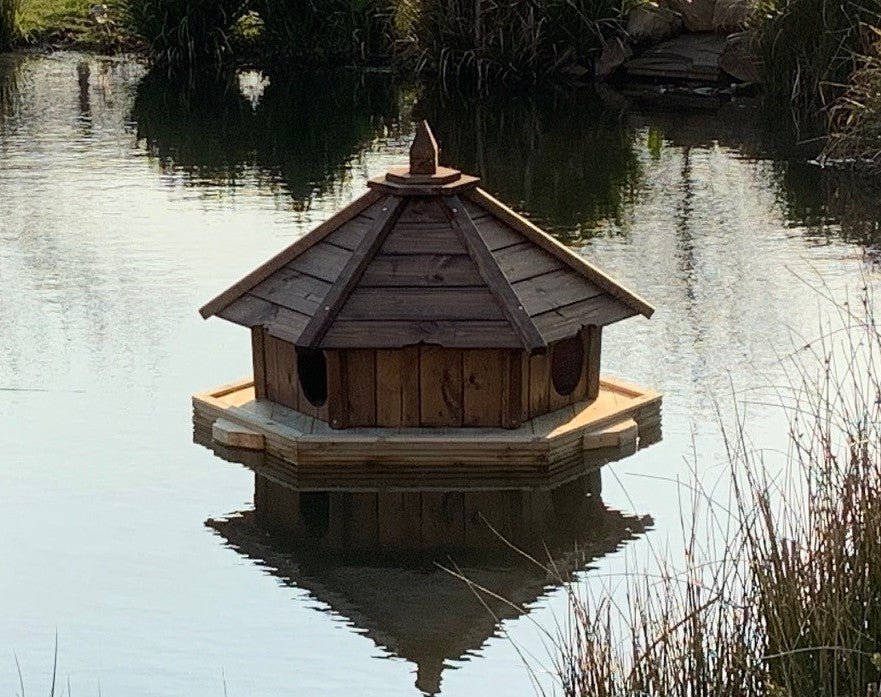 Medium Hexagonal Duck House and Float – Shropshire Animal Arks